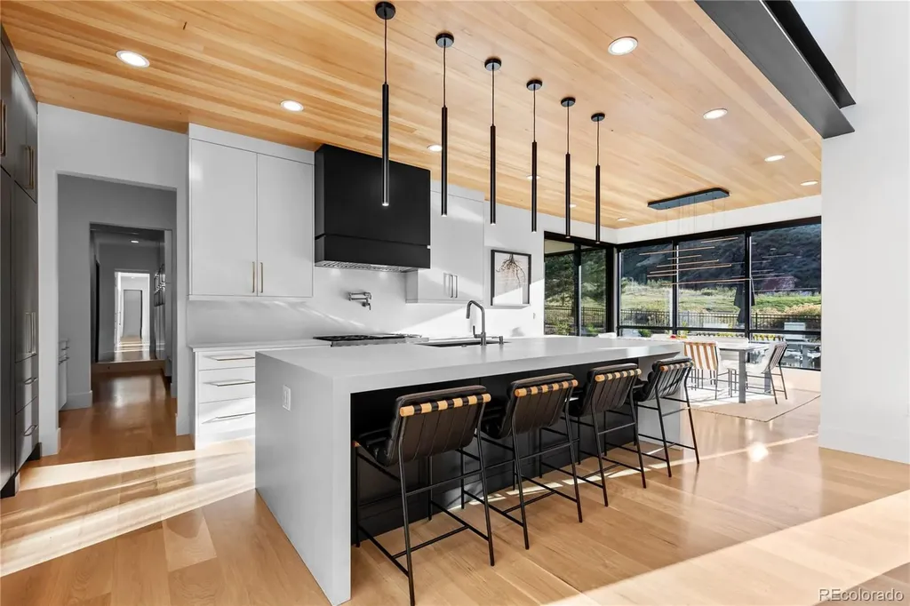 8111 Galileo Way Littleton CO 80125