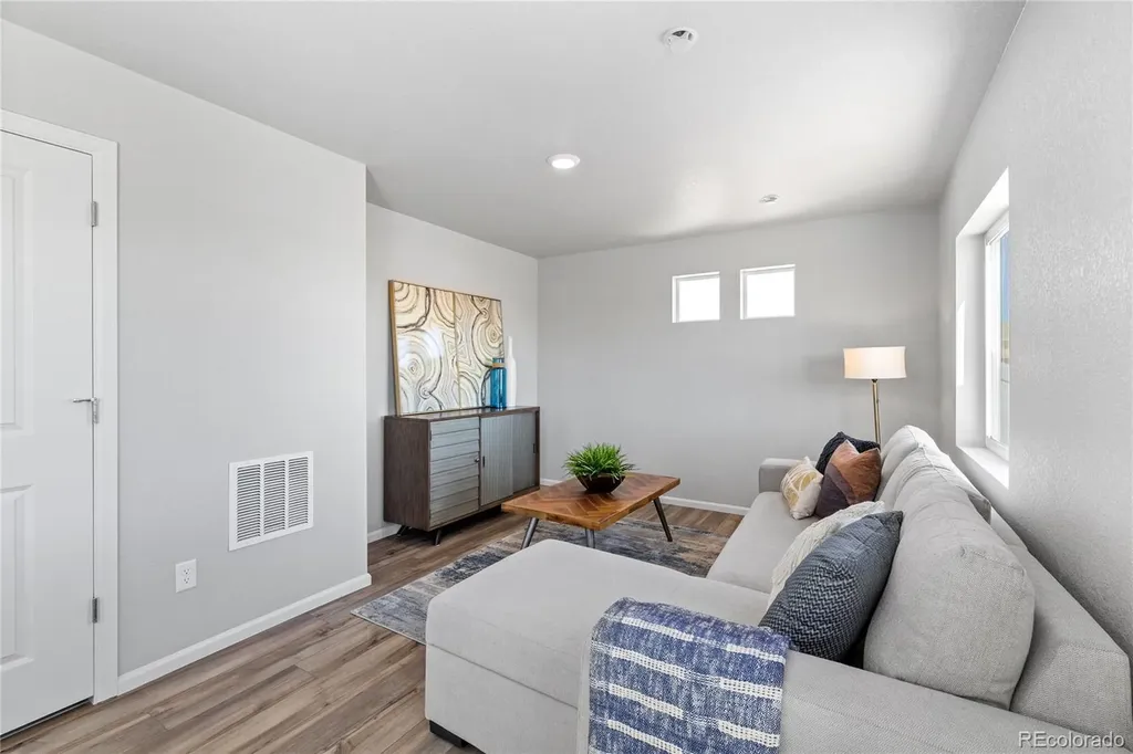 46593 Sunflower Lane Bennett CO 80102