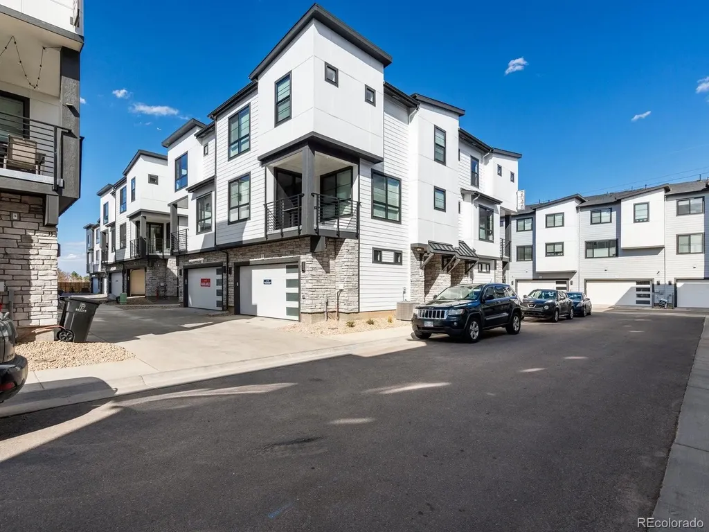 2060 S Holly Street Denver CO 80222