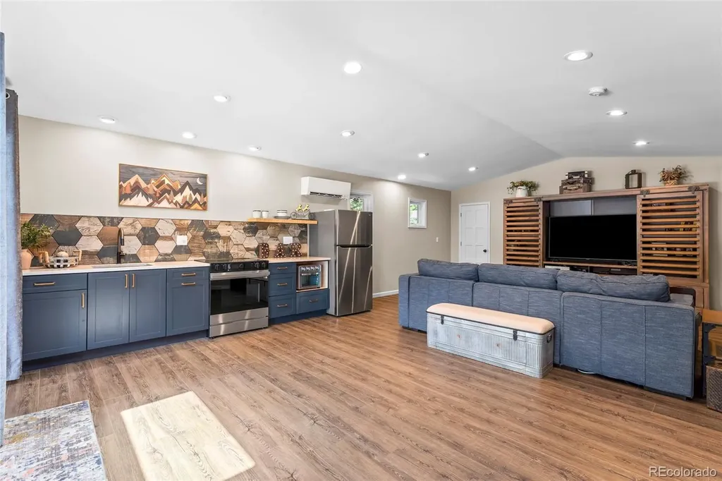 1331 Bellaire Street Broomfield CO 80020