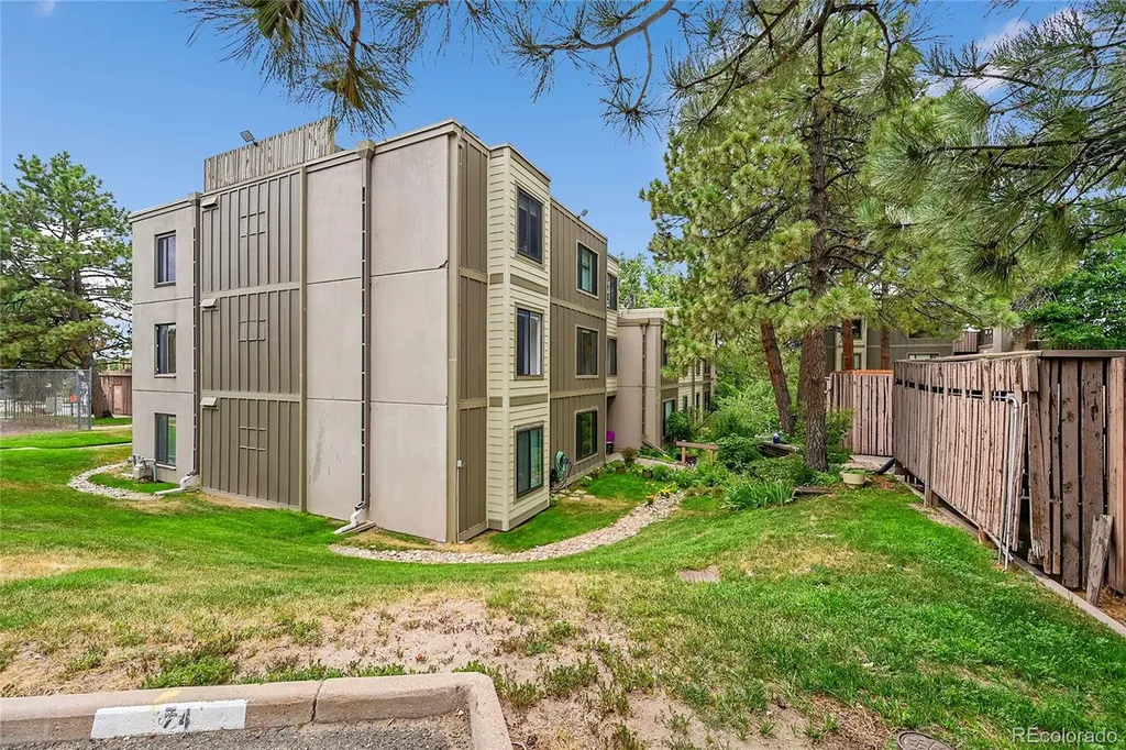 2525 S Dayton Way Denver CO 80231
