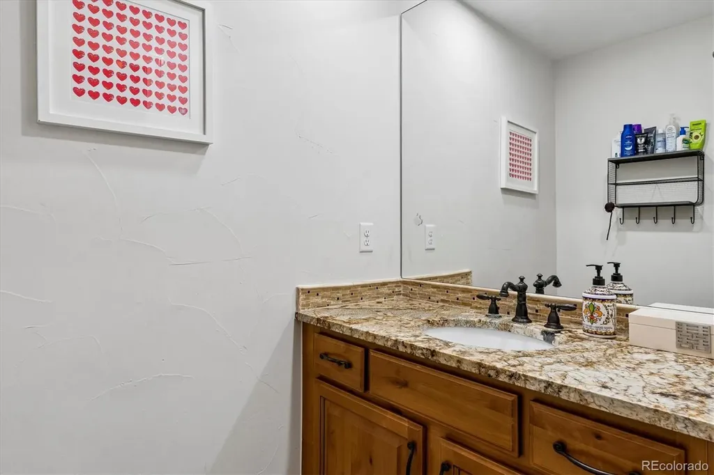 5518 S Foresthill Street Littleton CO 80120