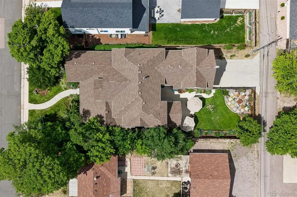 5518 S Foresthill Street Littleton CO 80120