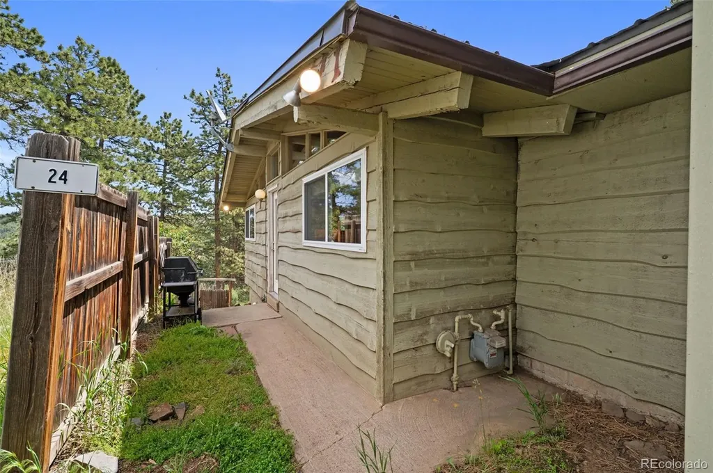 24 Pine Road Golden CO 80401