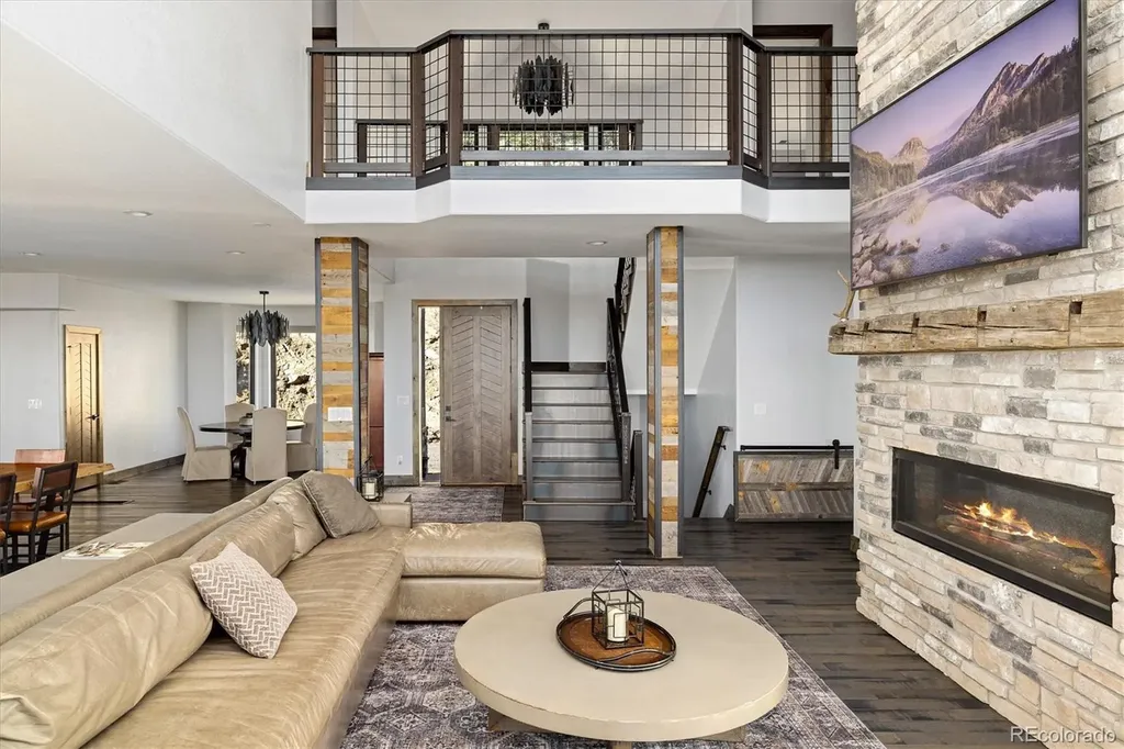 24994 Simmons Way Golden CO 80403
