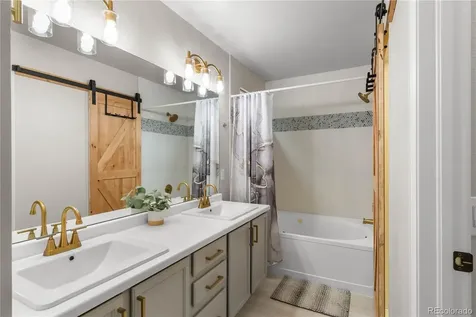 17460 E Bellewood Circle Aurora CO 80015