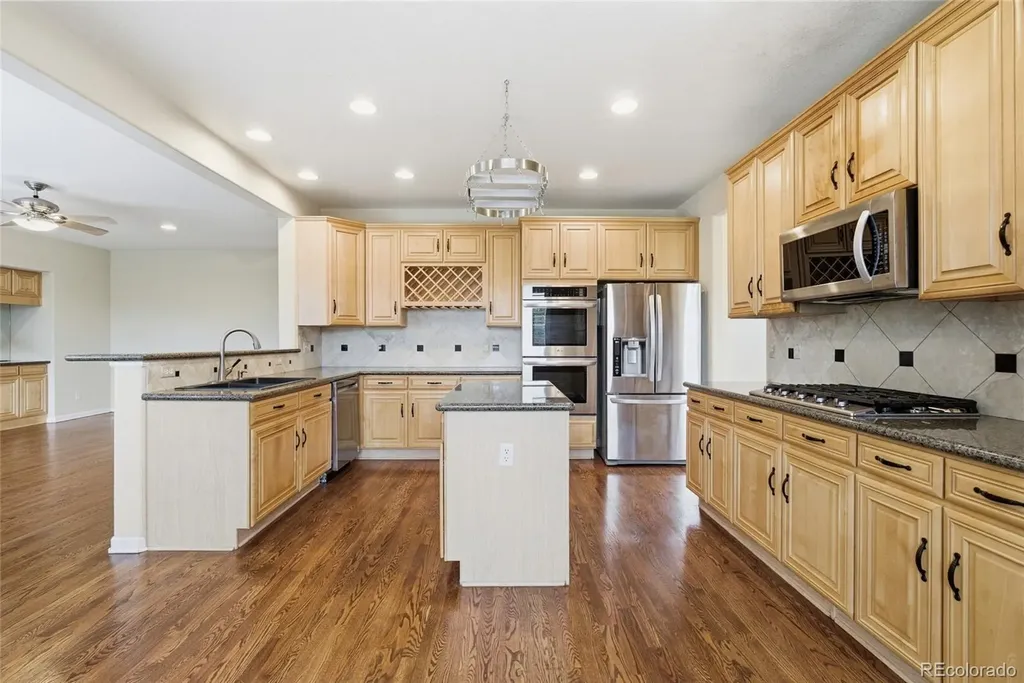 7148 S Quemoy Street Aurora CO 80016