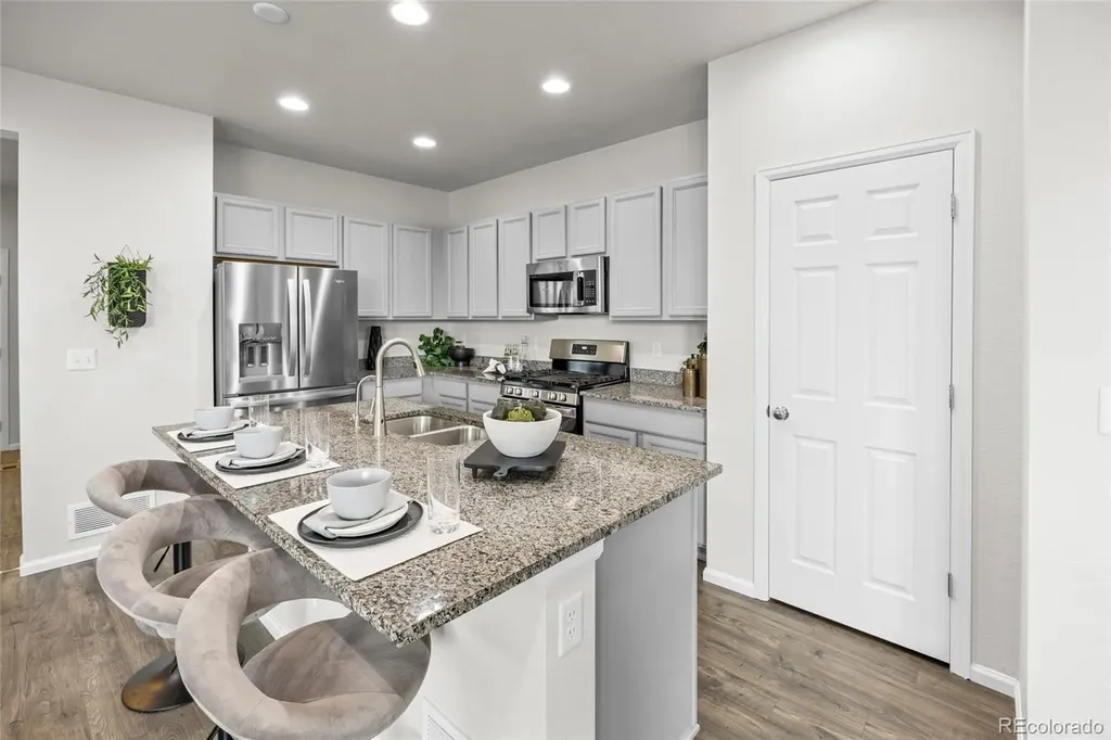 6643 N Danube Way Denver CO 80249