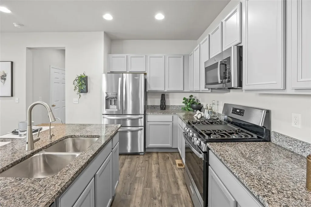 6643 N Danube Way Denver CO 80249