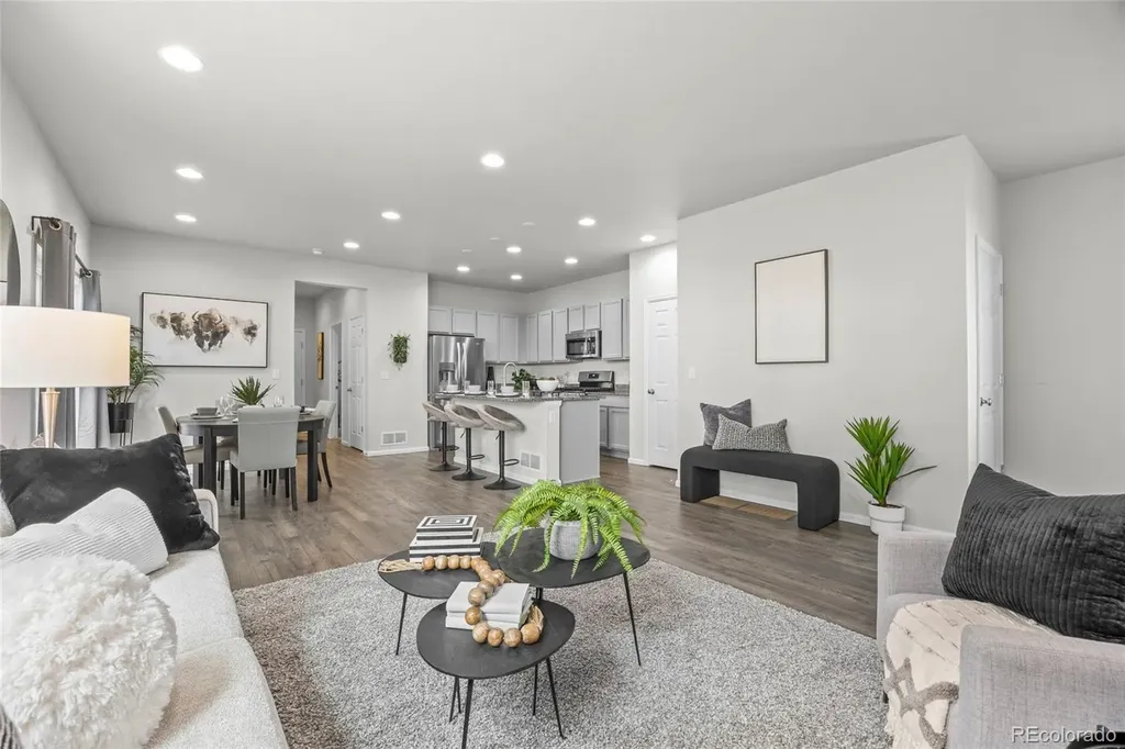 6643 N Danube Way Denver CO 80249