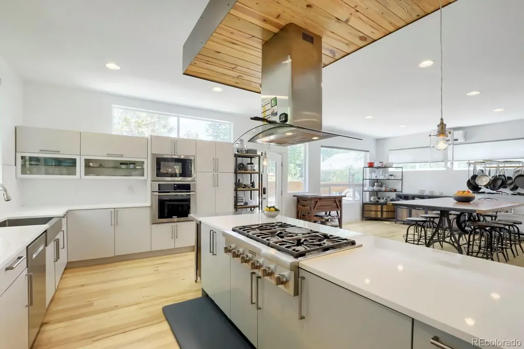 2368 N Glencoe Street Denver CO 80207