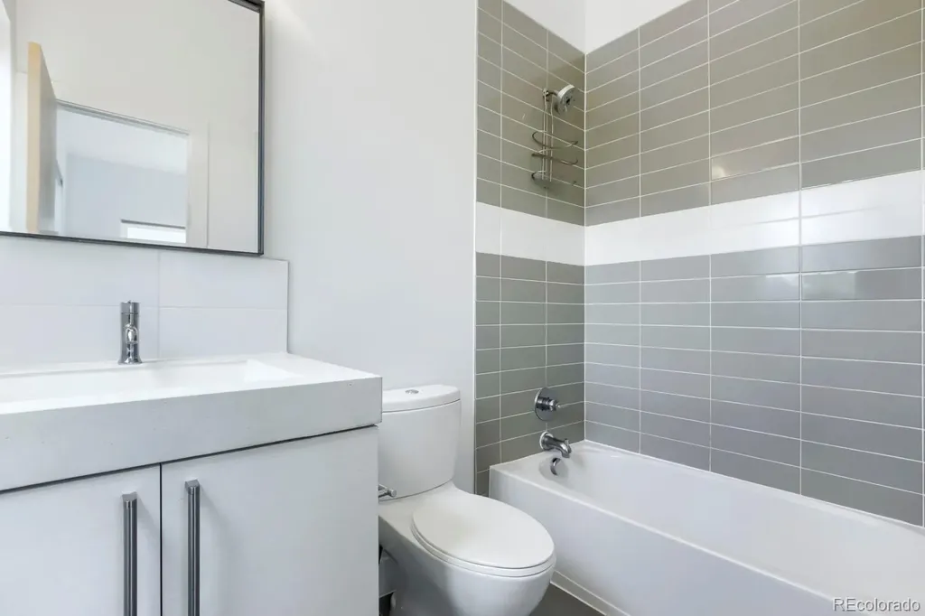 2368 N Glencoe Street Denver CO 80207