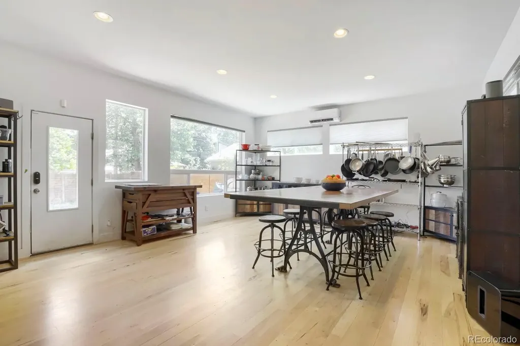2368 N Glencoe Street Denver CO 80207