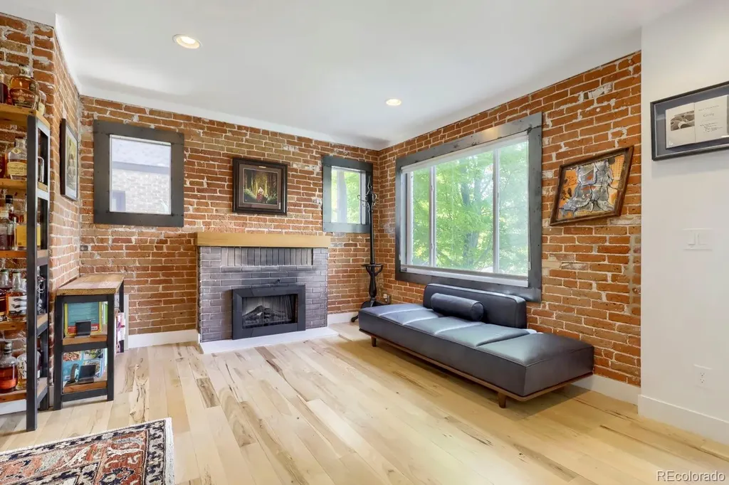 2368 N Glencoe Street Denver CO 80207