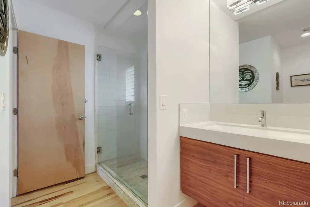 2368 N Glencoe Street Denver CO 80207