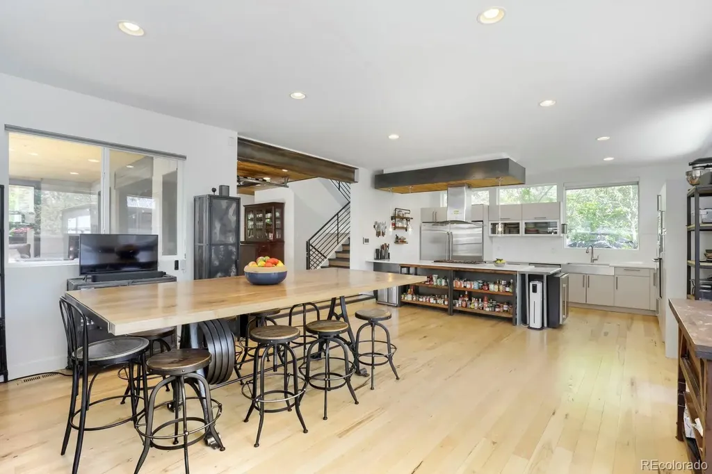 2368 N Glencoe Street Denver CO 80207