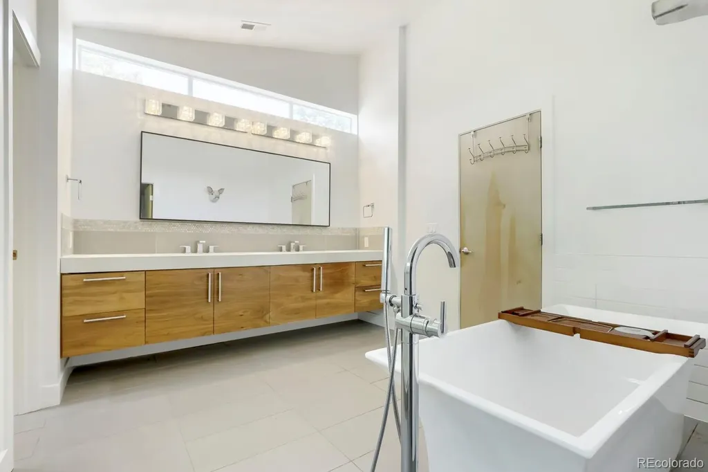 2368 N Glencoe Street Denver CO 80207