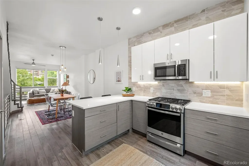 2200 Tremont Place Denver CO 80205