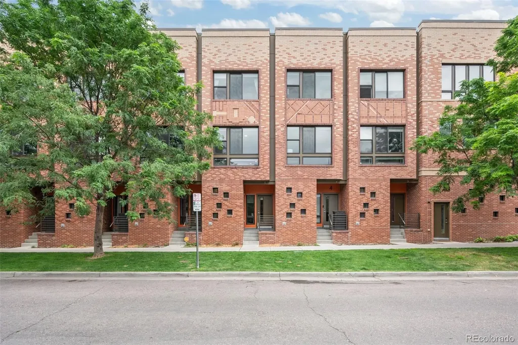 2200 Tremont Place Denver CO 80205