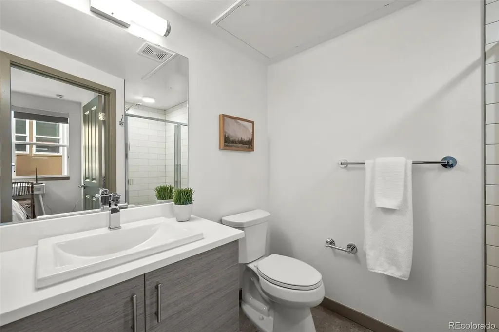 2200 Tremont Place Denver CO 80205