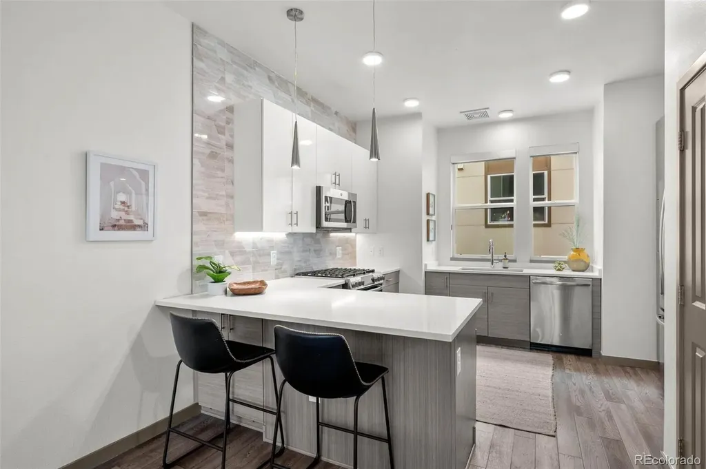 2200 Tremont Place Denver CO 80205