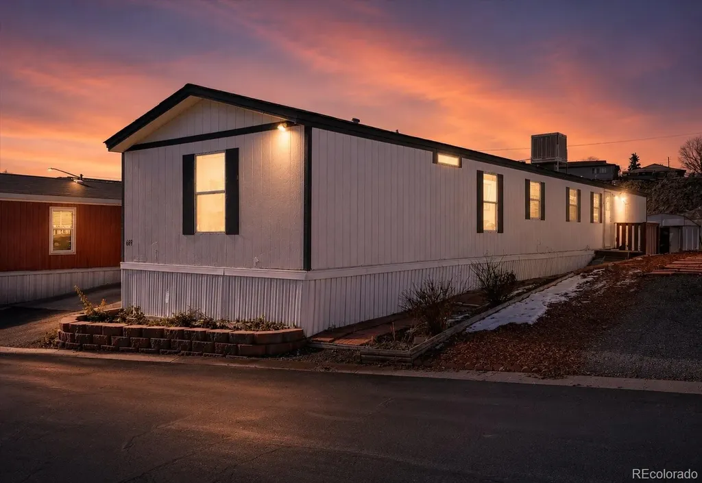 9400 Elm Court Denver CO 80260