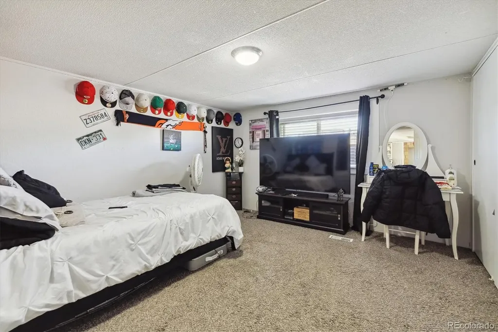 9400 Elm Court Denver CO 80260