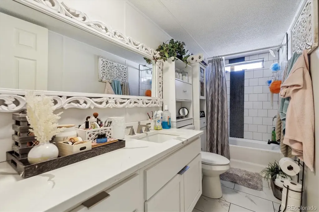 9400 Elm Court Denver CO 80260