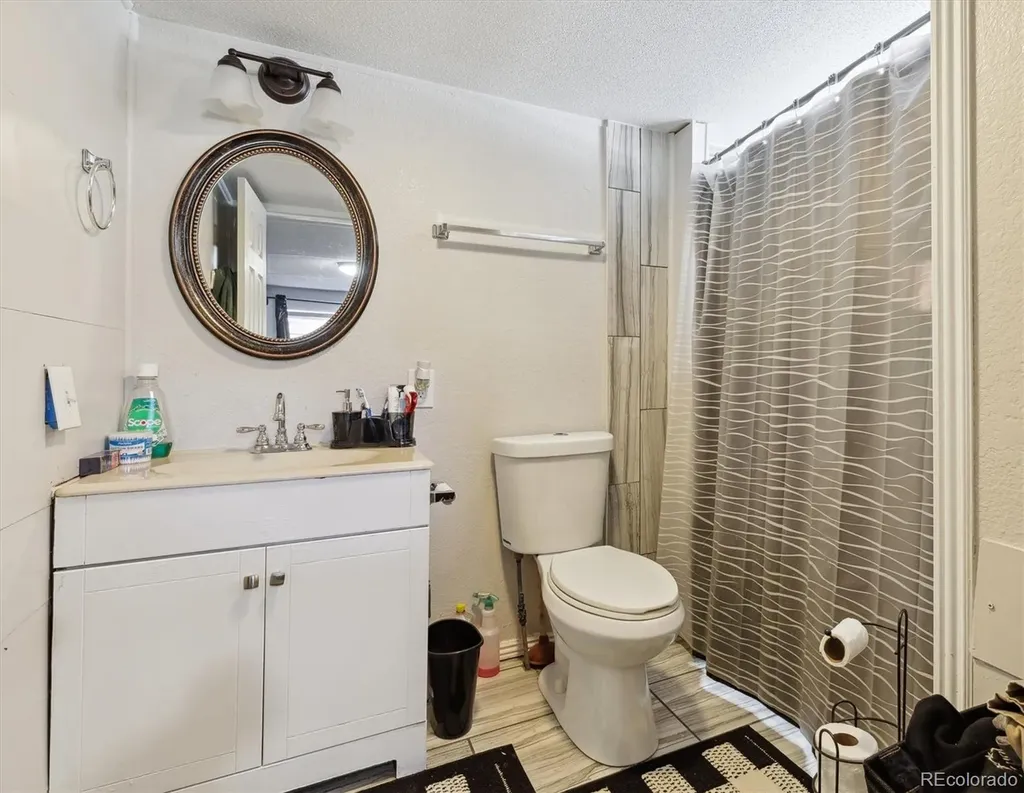 9400 Elm Court Denver CO 80260