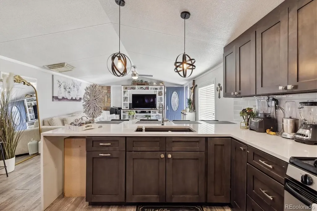 9400 Elm Court Denver CO 80260
