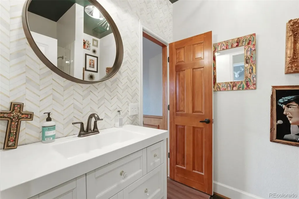 6052 S Andes Circle Aurora CO 80016