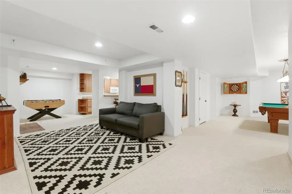 6052 S Andes Circle Aurora CO 80016