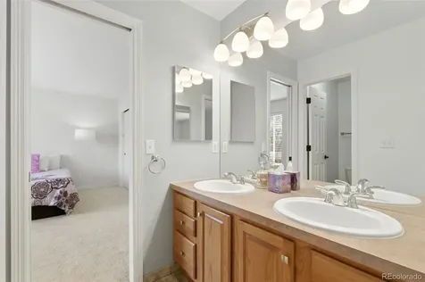6052 S Andes Circle Aurora CO 80016