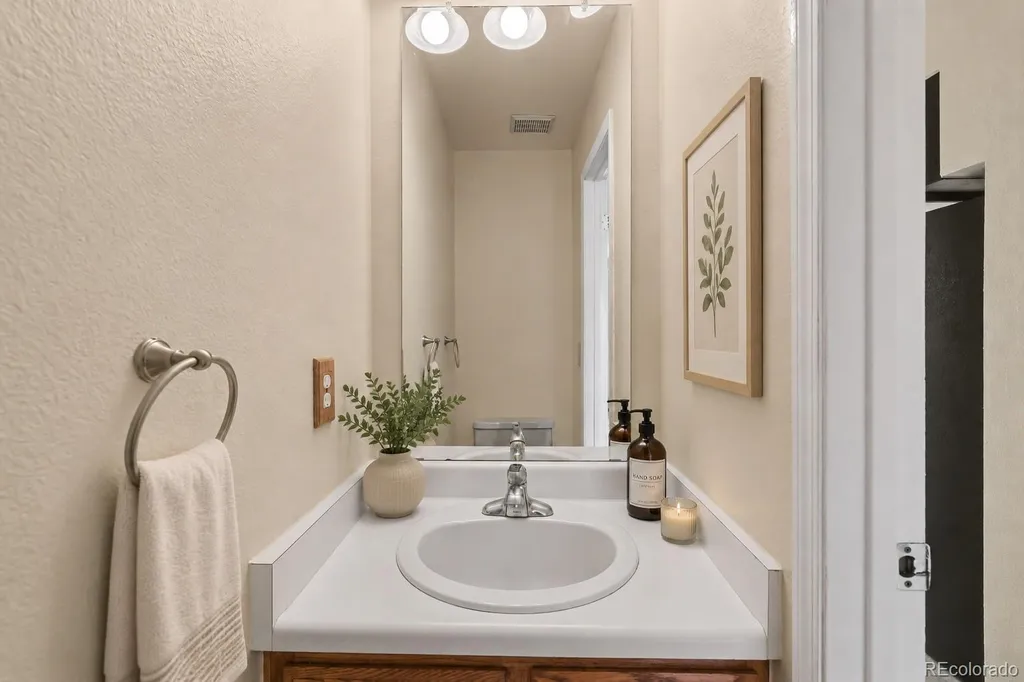 9741 W Cornell Place Lakewood CO 80227