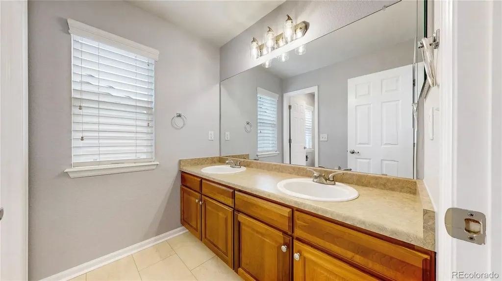 10536 Cimarron Street Longmont CO 80504