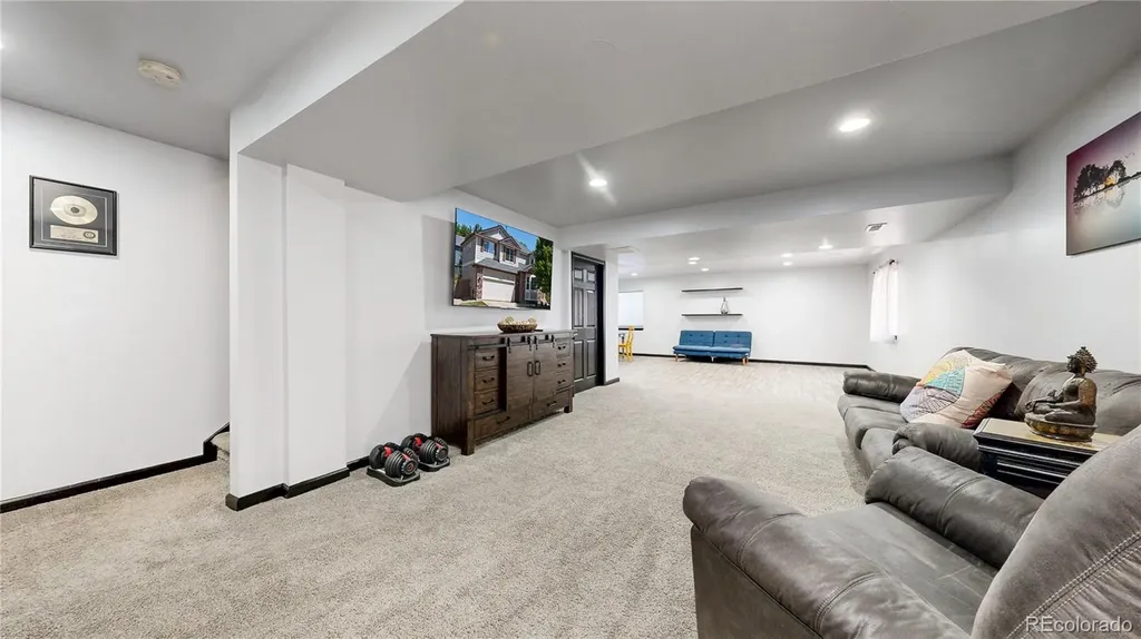 10536 Cimarron Street Longmont CO 80504