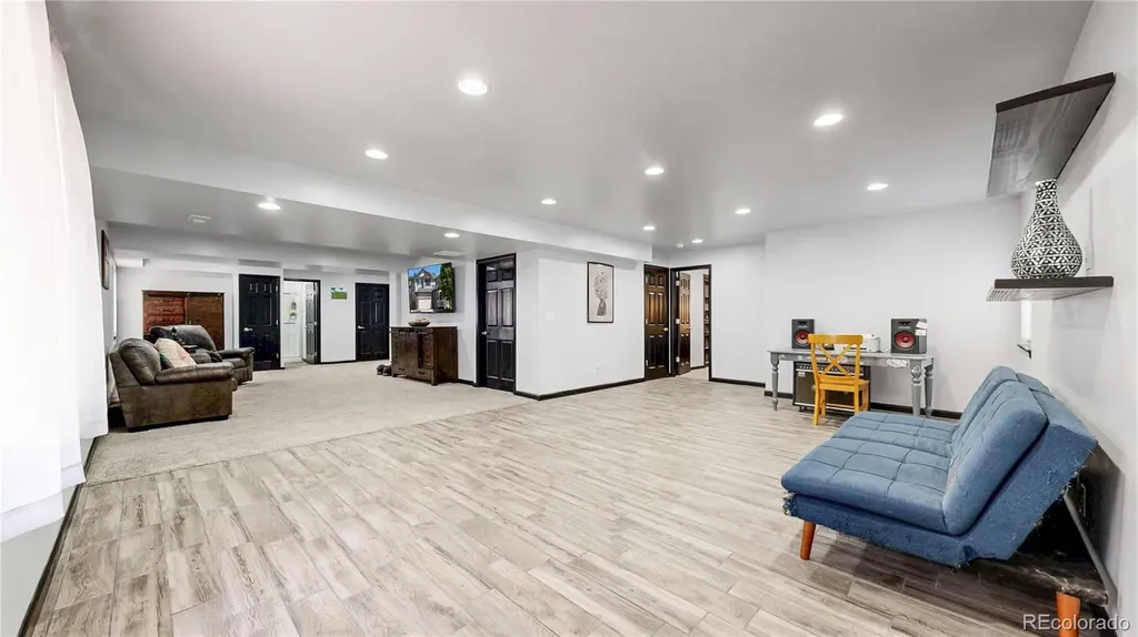 10536 Cimarron Street Longmont CO 80504