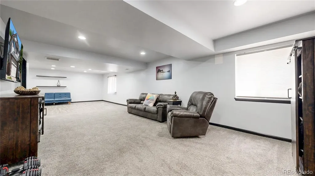 10536 Cimarron Street Longmont CO 80504