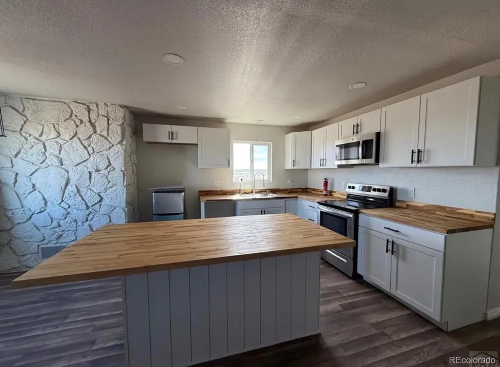 3417 Avondale Boulevard Avondale CO 81022