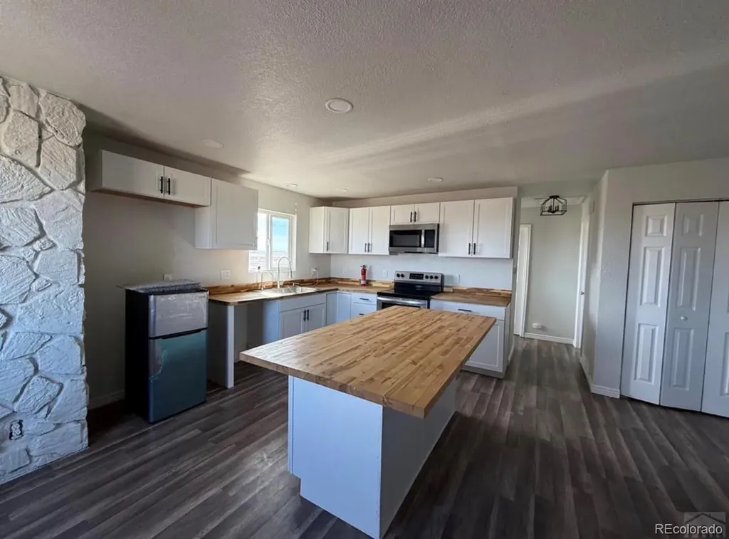 3417 Avondale Boulevard Avondale CO 81022