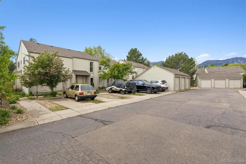 1039 E Moorhead Circle Boulder CO 80305