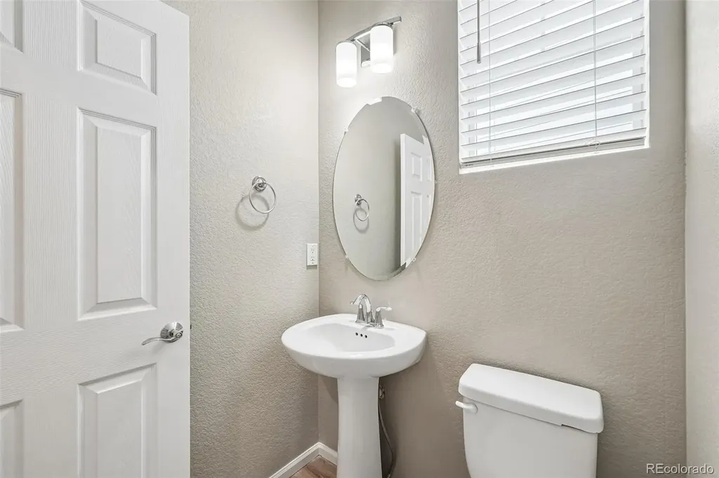 6568 N Ceylon Street Denver CO 80249