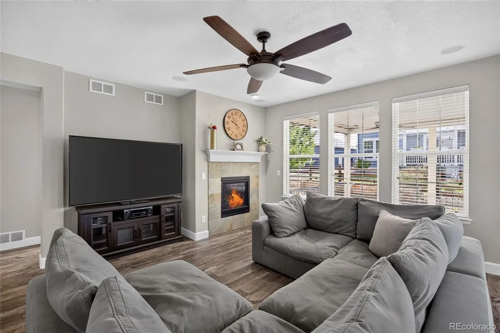 4862 S Versailles Court Aurora CO 80015