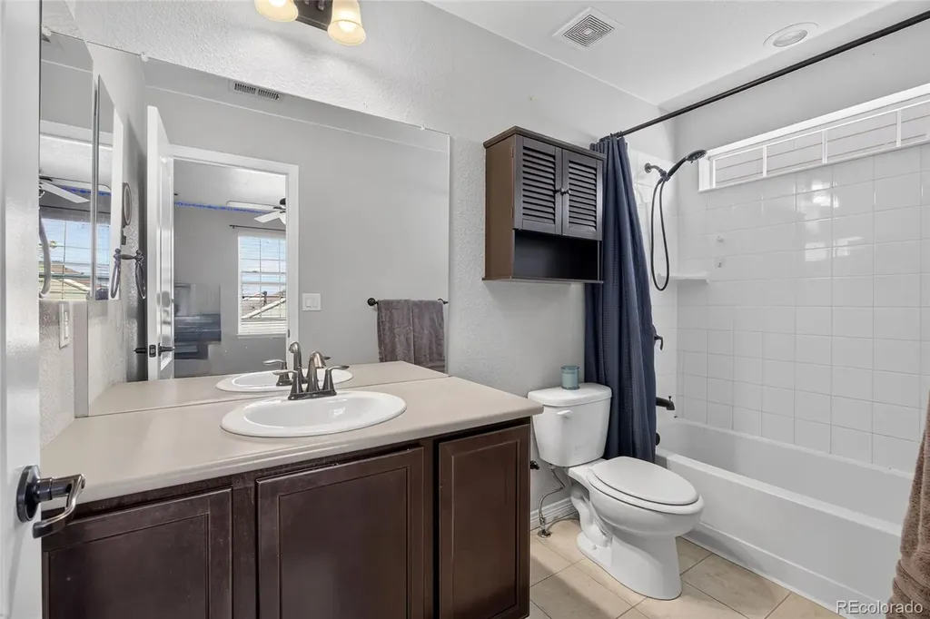 4862 S Versailles Court Aurora CO 80015