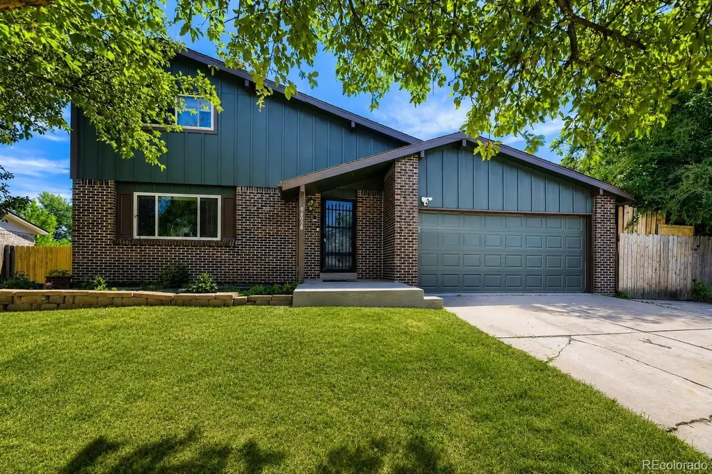 9400 W Burgundy Avenue Littleton CO 80123