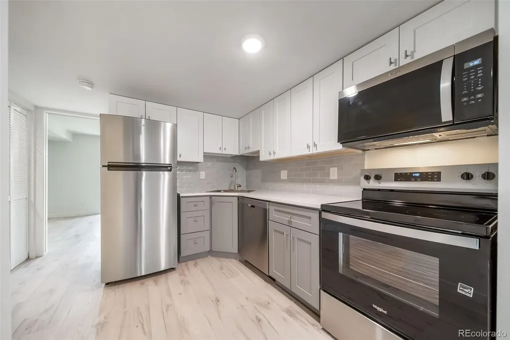 1885 S Quebec Way Denver CO 80231