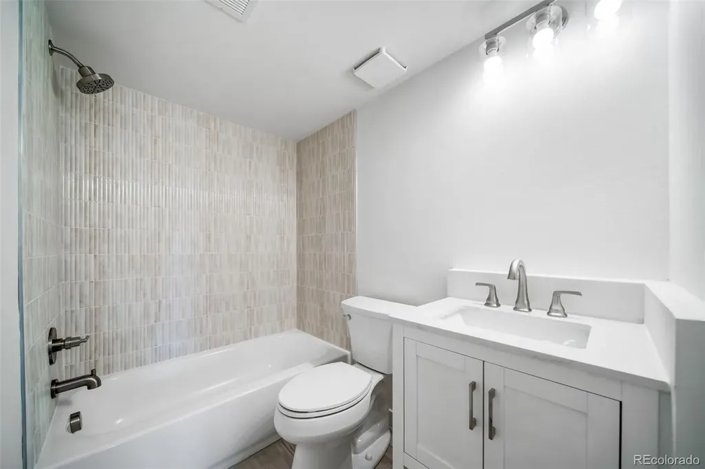 1885 S Quebec Way Denver CO 80231