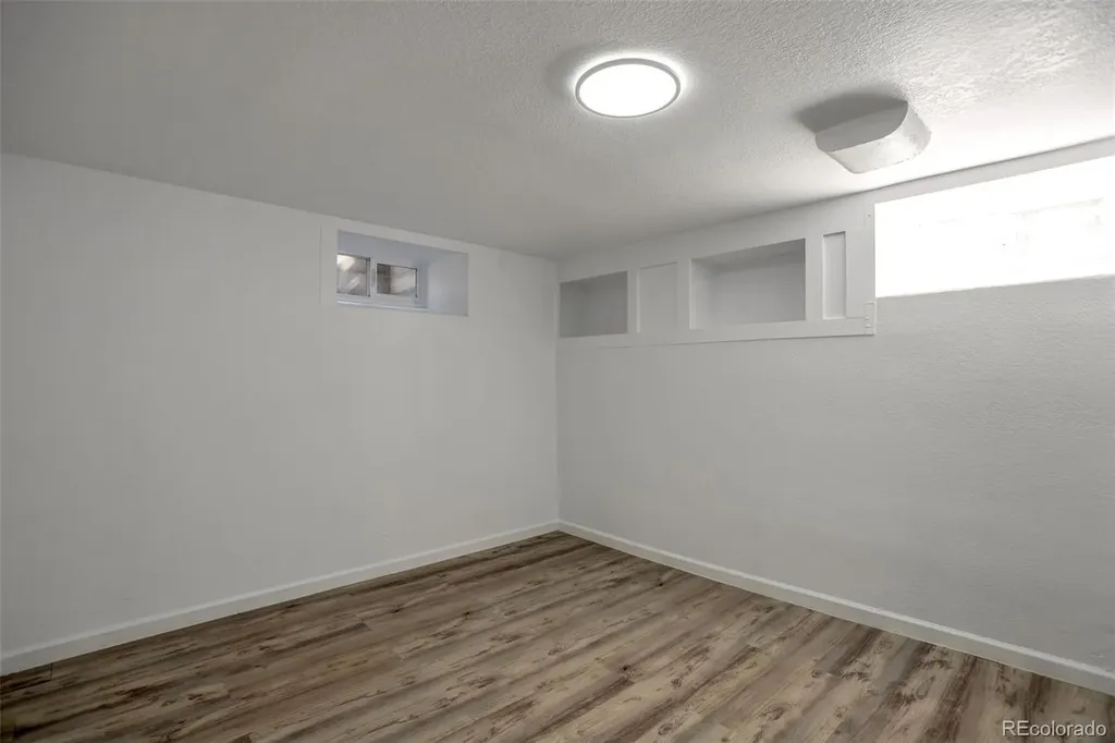 1172 Iola Street Aurora CO 80010