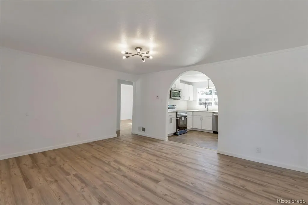 1172 Iola Street Aurora CO 80010