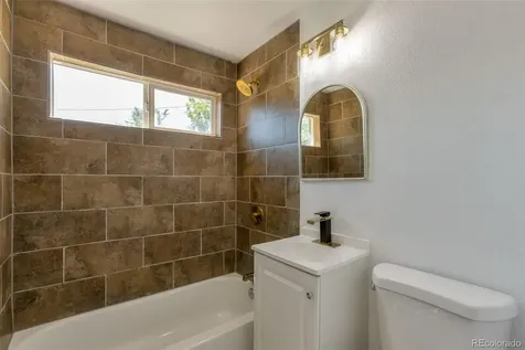 1172 Iola Street Aurora CO 80010